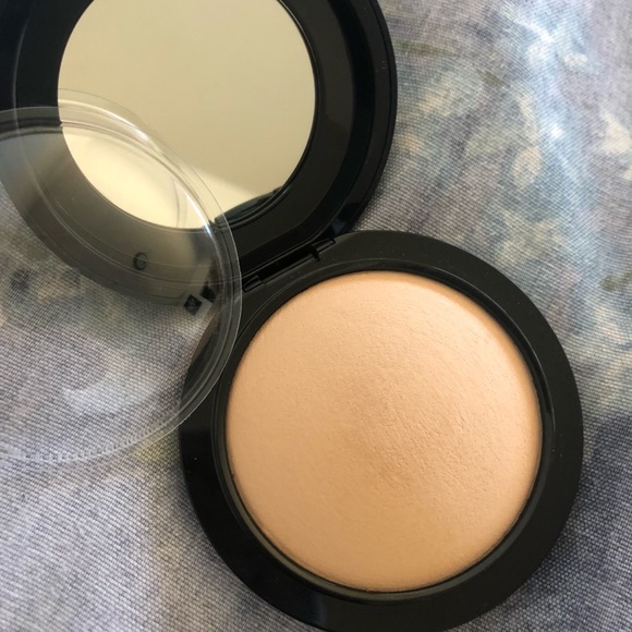 MAC mineralize skin finish - Picture 4 of 4